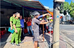 Công an phường Kon Tum bắt đối tượng đốt trụ điện, dựng lại hiện trường điều tra