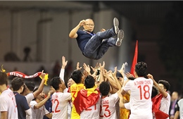 Bóng đá Việt Nam và ngày vui còn dài