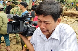 Chia sẻ nghẹn lòng của phóng viên bật khóc trong lúc tác nghiệp tại Trà Leng