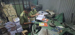 Thu giữ hàng tấn sách thành phẩm giả NXB Giáo dục Việt Nam tại Hà Nội