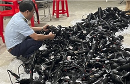 Hà Nội: Tạm giữ hơn 400 máy sấy tóc nghi giả nhãn hiệu Panasonic