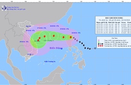 Bão Trà Mi mạnh dần lên, tiến vào biển Đông