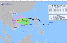 Bão số 6 di chuyển nhanh, tiến sát miền Trung, gây ra đợt mưa lớn 