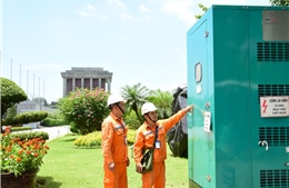 Thợ điện Thủ đô trực chiến đảm bảo nguồn điện cho các sự kiện chào mừng Đại lễ A80