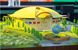 Mô hình Trung tâm Triển lãm Việt Nam làm từ 510kg xôi, đậu xác lập kỷ lục Việt Nam