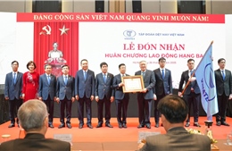 Vinatex đón nhận Huân chương Lao động hạng Ba