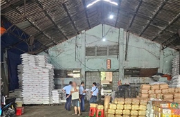 Phát hiện điểm chứa trữ gần 15 tấn đường cát nhập lậu