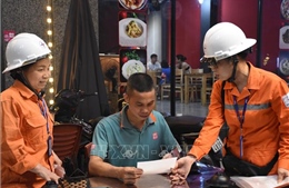 Miền Bắc liên tiếp lập kỷ lục tiêu thụ điện giữa đợt nắng nóng gay gắt, tăng cường giải pháp tiết kiệm điện