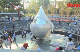 TP Hồ Chí Minh: Hoàn tất lắp đặt tượng đài 'Giọt nước mắt' tại Công viên tưởng niệm COVID-19