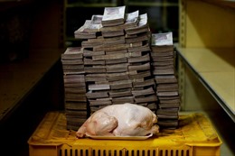 Siêu lạm phát khiến 1 con gà tại Venezuela giá 1,3 triệu đồng