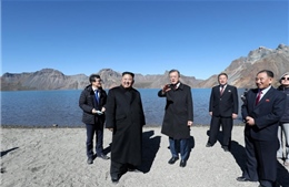 Chuyến thăm núi thiêng hoàn thành tâm nguyện một đời của Tổng thống Hàn Quốc Moon Jae-in