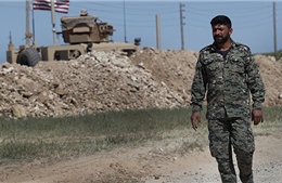 Lộ ảnh Mỹ điều vũ khí hạng nặng, dựng căn cứ mới ở thành phố Syria