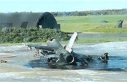 Tiêm kích F-16 Bỉ tự bắn nhau tan nát tại căn cứ không quân