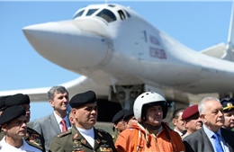 Video máy bay ném bom Nga vượt 10.000 km hạ cánh tại Venezuela