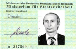 Phát hiện thẻ căn cước &#39;cổ&#39; của Tổng thống Putin tại Cơ quan tình báo Đông Đức