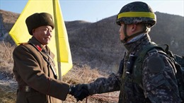Đằng sau việc binh sĩ Triều Tiên, Hàn Quốc lần đầu bước qua biên giới