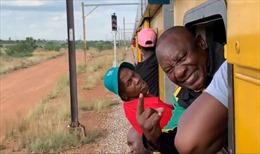 Tổng thống Nam Phi mắc kẹt 3 tiếng đồng hồ trên tàu hỏa