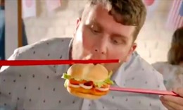 Burger King vội vã xóa quảng cáo ăn bánh hương vị Việt Nam bằng đũa