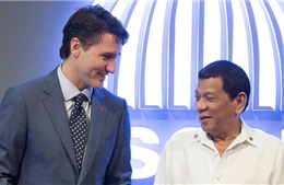 Tổng thống Philippines tuyên chiến với Canada vì rác