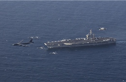 Chiến hạm, máy bay ném bom Mỹ tập trận ở &#39;cửa ngõ&#39; Iran