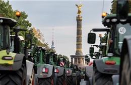 Nông dân Đức lái hàng nghìn máy cày tới thủ đô biểu tình phản đối chính sách nông nghiệp mới