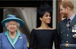Nữ hoàng Anh ủng hộ quyết định của vợ chồng Hoàng tử Harry 