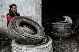 Lốp xe cũ trở thành nguồn sống cho cả một ngôi làng Ai Cập