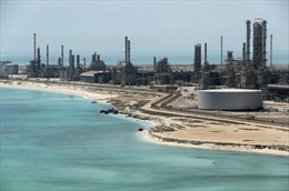 Trung Quốc hưởng lợi từ bất đồng giá dầu Nga-Saudi Arabia