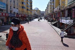 Trung Quốc siết chặt biện pháp phòng dịch COVID-19 tại thành phố giáp giới Nga