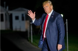 Tổng thống Trump lần đầu rời Nhà Trắng sau hơn 1 tháng