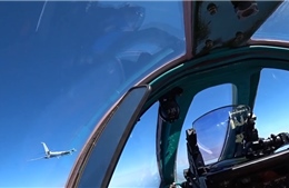 Video chiến đấu cơ NATO theo đuôi máy bay quân sự Nga