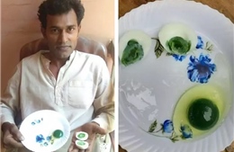 Trứng gà lòng xanh lục kỳ lạ tại Ấn Độ