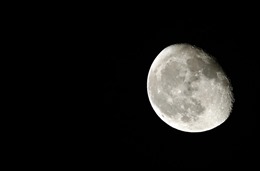 NASA tìm công ty tư nhân phối hợp khai thác trên Mặt Trăng