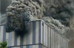 Cháy nổ, khói bốc ngùn ngụt tại trung tâm thí nghiệm của Huawei ở Trung Quốc