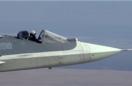Phi công điều khiển Su-57 trong buồng lái &#39;lộ thiên&#39; 
