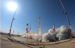 Iran phóng thành công tên lửa mang theo vệ tinh
