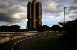 Tổng thống Brazil ký sắc lệnh cho phép Ngân hàng Trung ương &#39;trung lập về chính trị&#39;