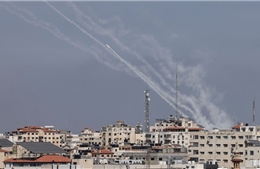 Đang căng thẳng với Palestine, Israel lại phải hứng rocket từ Lebanon
