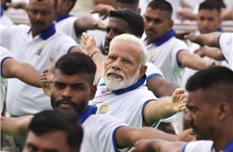Thủ tướng Ấn Độ ca ngợi yoga là &#39;khiên chống COVID-19&#39;
