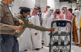 Robot thông minh phân phối &#39;nước thánh&#39; tại Saudi Arabia