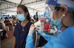 Tin giả khiến người dân Đông Nam Á ngần ngại tiêm vaccine COVID-19