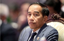 Tổng thống Indonesia xem xét lại biện pháp chống dịch COVID-19