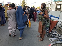 Kabul một ngày sau khi Taliban kiểm soát