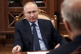 Tổng thống Putin sẵn sàng tình nguyện thử vaccine COVID-19 mới