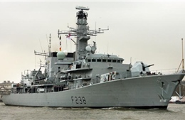 Bộ Quốc phòng Anh thừa nhận chiến hạm va chạm với tàu ngầm Nga