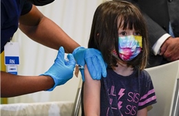 Phụ huynh Mỹ lo lắng trẻ dưới 5 tuổi bị bỏ rơi trong chương trình vaccine COVID-19