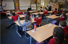 Sáng kiến của Scotland cắt cửa lớp học nhằm ngăn chặn COVID-19 lây lan