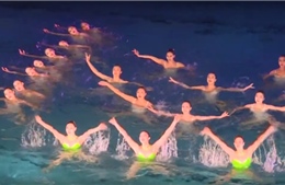 Người Triều Tiên bơi nghệ thuật đẹp mắt kỷ niệm ngày sinh cố lãnh đạo