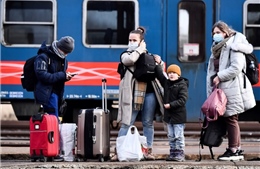 Nhiều nước châu Âu &#39;mở cửa biên giới&#39; đón người tị nạn Ukraine