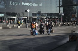 Nhà ga ở thủ đô nước Đức trở thành &#39;thị trấn người sơ tán Ukraine&#39;